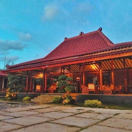 The Royal Joglo Hotel Tepus Exterior foto
