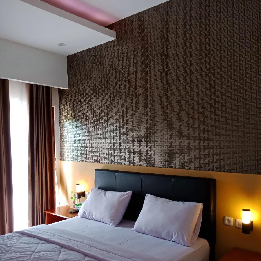 The Royal Joglo Hotel Tepus Cameră foto